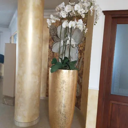 Oda ve Kahvaltı Fontana Saia 4*