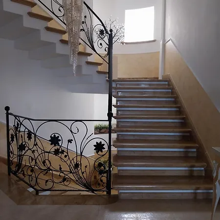 Oda ve Kahvaltı Fontana Saia