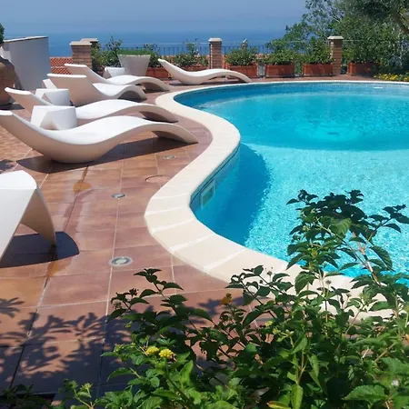 Fontana Saia 4* Paola