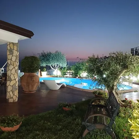 Oda ve Kahvaltı Fontana Saia 4*