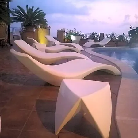 לינה וארוחת בוקר Fontana Saia 4*
