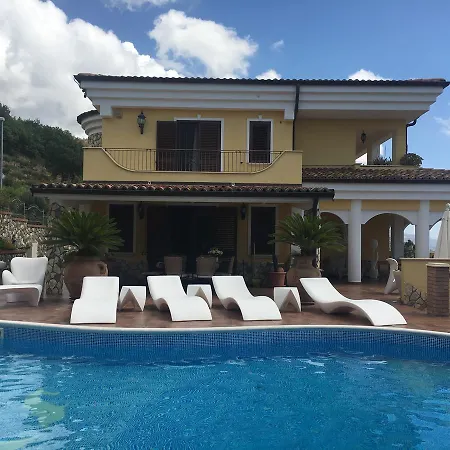 Fontana Saia 4* Paola